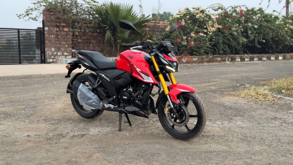Apache RTR 160 4V