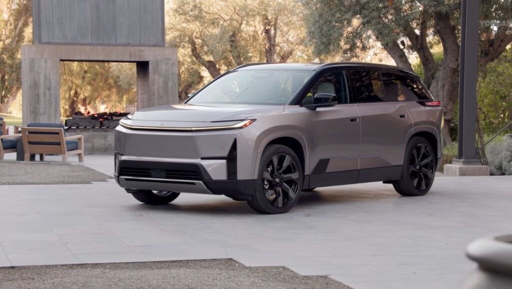 The 2027 Toyota Highlander Goes Electric: A 3-Row Family SUV with 320 Miles of Range Toyota Highlander