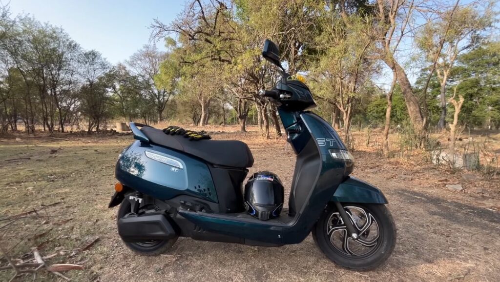 TVS iQube 2026 Launch Highlights: 4.6kW Motor, Long Range & Connected Features TVS iQube 2026